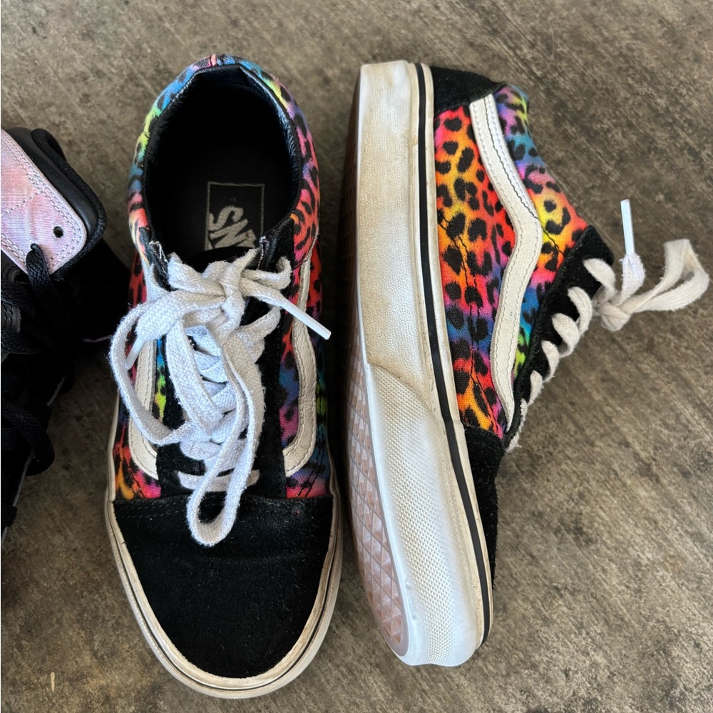Shoes - Picture 2 of 6